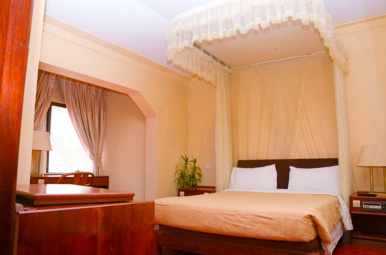 Fang Fang Hotel Kampala Exterior foto